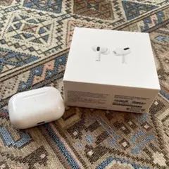 【最終特価】 AirPods Pro 付属品付き（右耳ノイズ有）