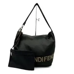 【FENDI】ショルダーバッグ　ナイロン　ブラック　ロゴライン　シルバー金具のサムネイル