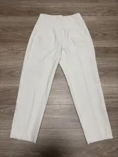 週末セール！ZARA ハイウエストパンツ ホワイト