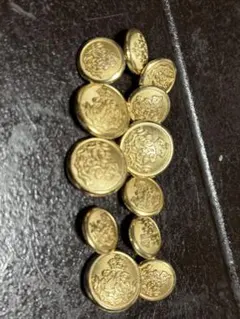 メタルボタン