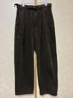 ユニクロU コーデュロイタックワイドパンツ