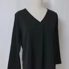 【イング】INGNI なし地ポンチフロントタック袖スリットVネックTOPS