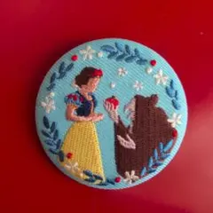 スノーホワイト ピンバッジ　白雪姫　ディズニー　刺繍缶バッジ　第一弾