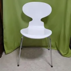 ホワイト チェア シンプル モダン デザインのサムネイル