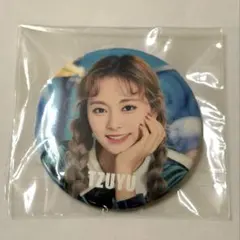 2026年最新】twiceツウィ缶バッジの人気アイテム - メルカリ