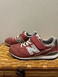 New Balance 赤ピンク　スニーカー ベルクロ