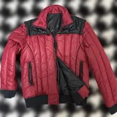 赤と黒のダウンジャケット　袖の取り外し可能
