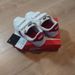 Nike ホワイト/レッド スニーカー ベルクロ　未使用（18.5センチ