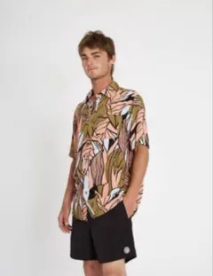 VOLCOM ボルコム ボタニカル柄 半袖シャツのサムネイル