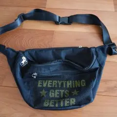 キッズ　子供用 ボディバッグ　ショルダーバッグ　ウエストポーチ