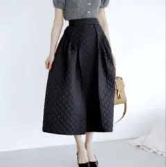 【新品未使用】石井美保さん　オリジナルキルティングスカート　ブラック