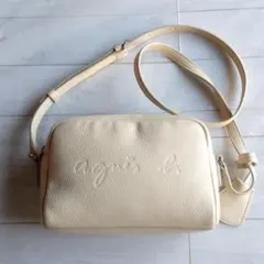 アニエスベー（agnès b.）ベージュ レザーショルダーバッグ未使用に近いのサムネイル