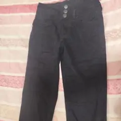 ブラックスキニーパンツ フロントボタン