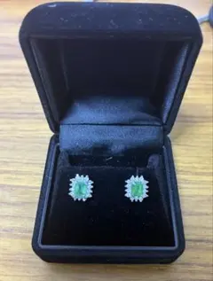 エメラルド0.38ct、0.36ctダイヤモンド計0.18ct x2【中古】