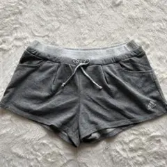 adidas レディース　ショートパンツ