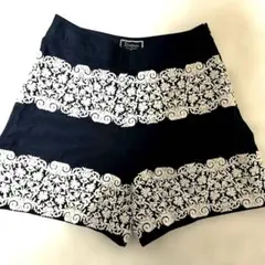 グレースコンチネンタル Diagram 刺繍入りショートパンツ　サイズ36のサムネイル