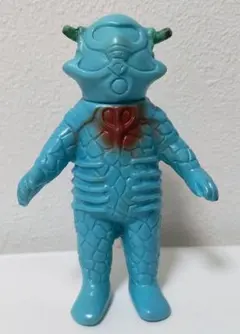 ZOLLMEN（ゾルメン）モンスターパレード ベムベラ星人 ソフビ - メルカリ
