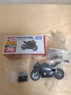 トミカ ホンダ CBR1000RR 初回特別仕様 36