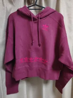 アディダス　ロゴ クロップドパーカー新品　L