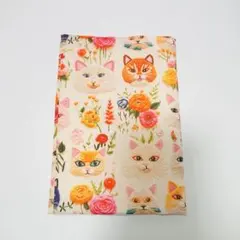 ハンドメイド　文庫本カバー　猫と花