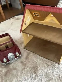 【シルバニアファミリー 】赤い屋根の家、赤い車、人形セット　他