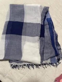 白と紺のチェック柄ストール　薄手　夏　春