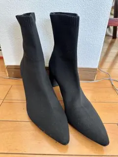 ZARA 39 黒 ニット ポインテッドトゥ ブーティ