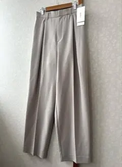 《新品タグ付き》ミラオーウェン 変形タックダンディテーパードパンツ