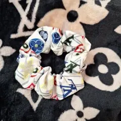 新品❣️LVマルチカラーシュシュ ノベルティ 1点のみ☆