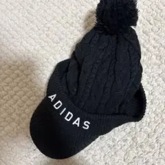 ADIDAS ブラック ニットキャップ ポンポン付き