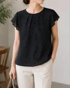 美品♪23区 ドット黒半袖ブラウス38のサムネイル
