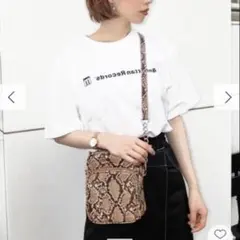 ムルーア 蛇柄　バッグ　斜めがけ　鞄　スクエア　パイソン　エモダ　アナップのサムネイル