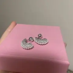 スワロフスキー　ピアス シルバーカラー ストーン パール