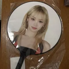 LE SSERAFIM KIM CHAEWON うちわ - メルカリ