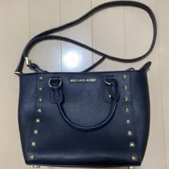 スタッズ ショルダーバッグ