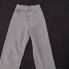 ライトブルーストレートデニムパンツ