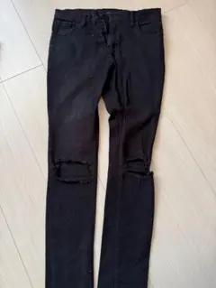ダメージスキニーデニムパンツ ブラック Mサイズ