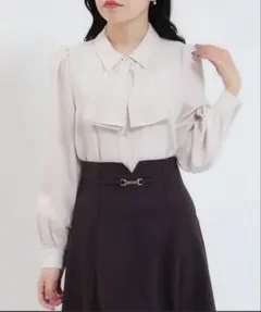 【dressterior】ジオメトリックプリントボウタイブラウス　長袖　38 DRESSTERIOR ジオメトリックプリントボウタイブラウス - メルカリ