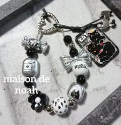 ●マットシルバーの大人なユニーク猫ちゃんモチーフビーズストラップ●新品