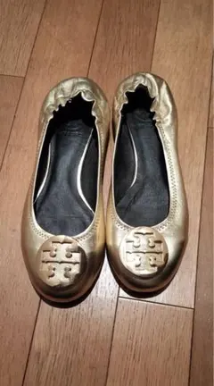 【値下中】Tory Burch (トリーバーチ) ゴールド フラットシューズ