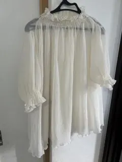 再値下げシースルーフリル付きオフショルダー五分袖ブラウス