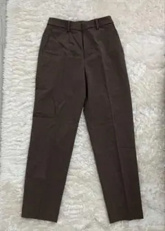 ユニクロ　スリムテーパードパンツ