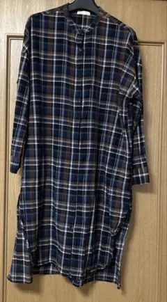 チェック柄ロングシャツ（ネイビー・ブラウン）