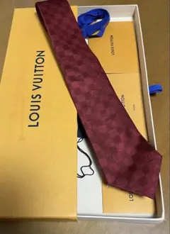 【美品】LOUIS VUITTON ネクタイ　箱　リボン付き