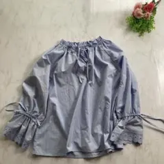 美品 ベースメントオンライン 刺繍スリーブブラウス リボン 水色 フリルカラー