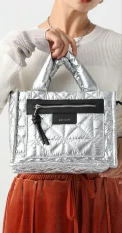 ベイフロー＊キルトパッファースクエアショルダー＊シルバー　新品タグ付き