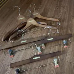Levi's クリップ付きハンガー 6個セット - メルカリ