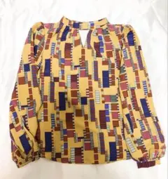な*マ様 REDYAZEL 幾何学模様 ハイネックブラウス