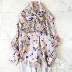 極美品♪グレースクラス シルク100％ボウタイブラウス 総柄 とろみシャツのサムネイル