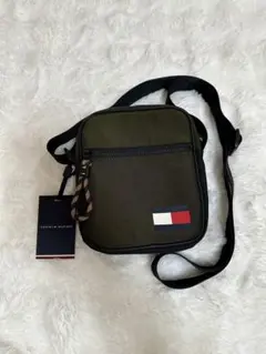 Tommy Hilfiger オリーブグリーン ショルダーバッグ